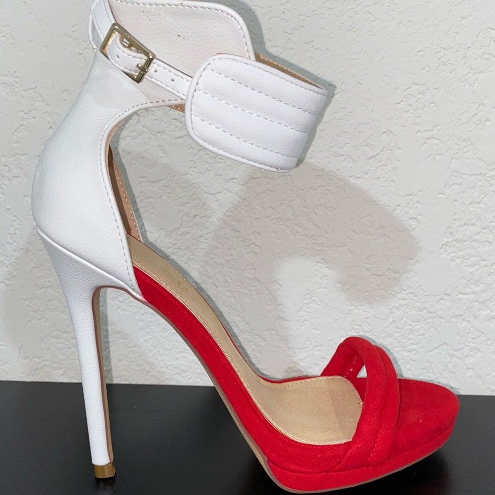 NEW!!! High Heels Size 7